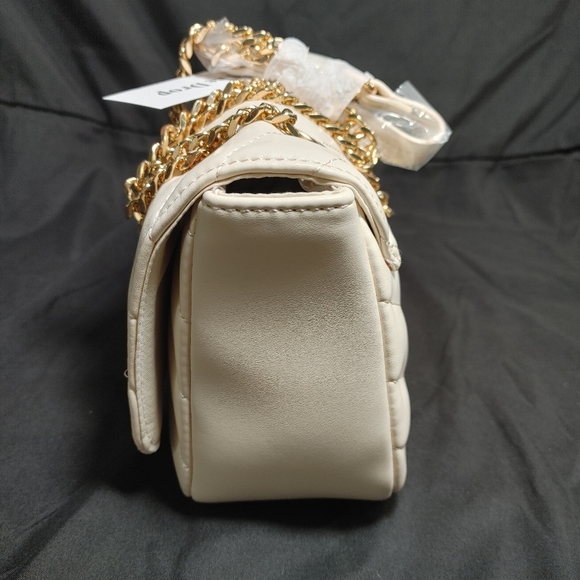 The Drop Cream Quilted Shoulder Bag with Gold Chain - Picture 8 of 12